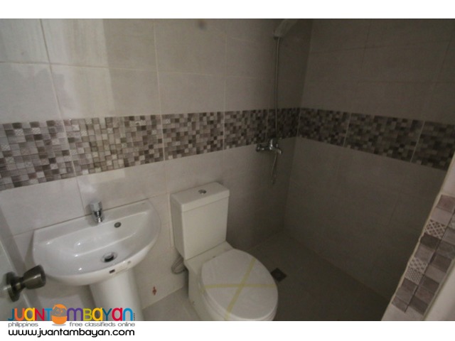 PH562 Townhouse for Sale in Tandang Sora at 3.9M