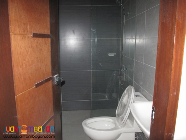 PH856 Townhouse in Project 8 Quezon City For Sale at 6.9M