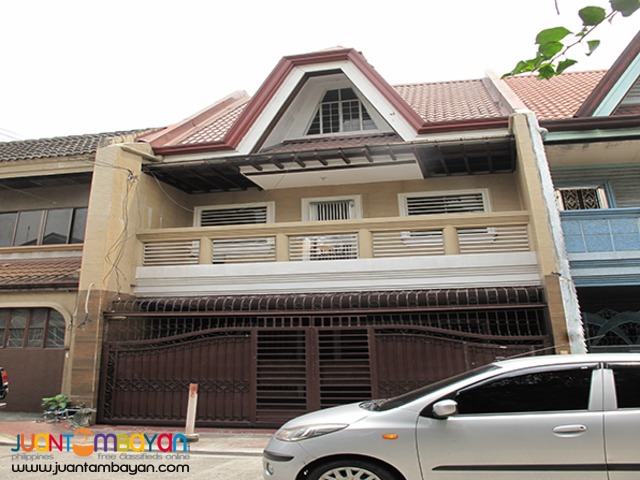 PH884 Townhouse for Sale in East Kamias at 13.2M