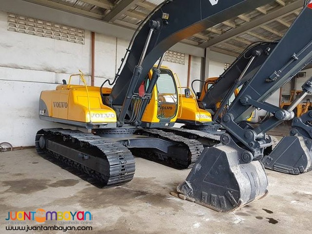 VOLVO BACKHOE ( SURPLUS )