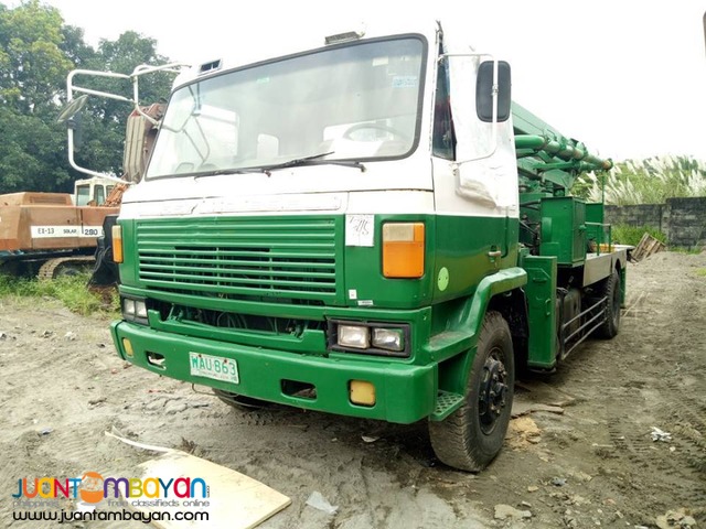 1991 NISSAN MOBILE CONCRETE PUMP