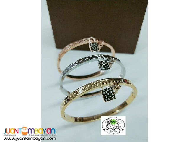 LOUIS VUITTON BANGLE - LV BANGLE - LV LOCK CHARM