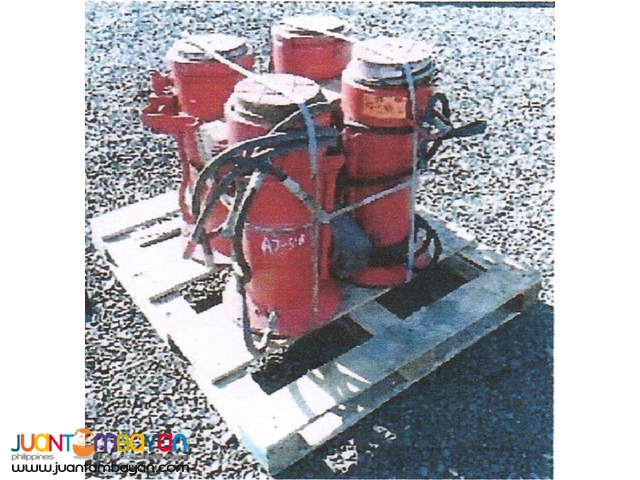 200 TON HYDRAULIC JACKS