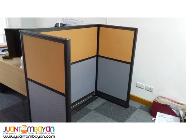 Two-toned Modular Office by JVSG Two-toned Modular Office by JVSG
