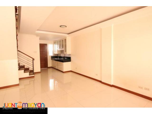 PH574 Townhouse for Sale in East Fairview at 6.8M