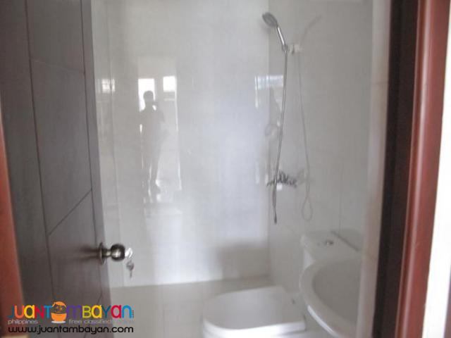PH814 Townhouse For Sale In Kamias At 10.5M