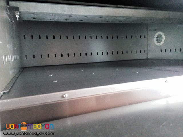 1 DECK OVEN (2 TRAY GAS OVEN)  