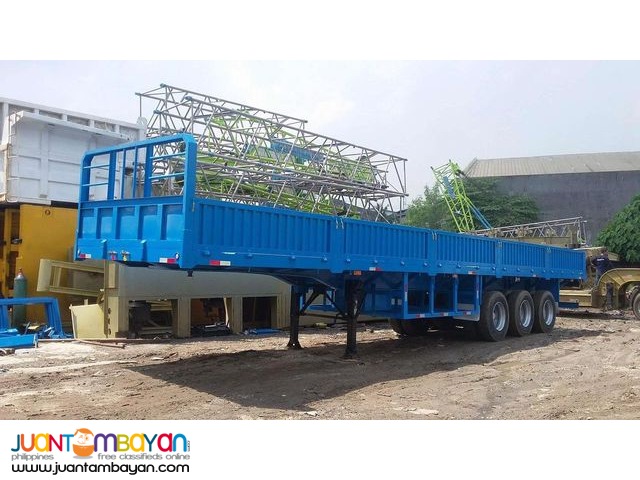 Flatbed Tri-axle with sidings