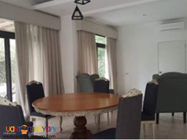 4Bedroom House with Pool for Sale in Maria Luisa Banilad