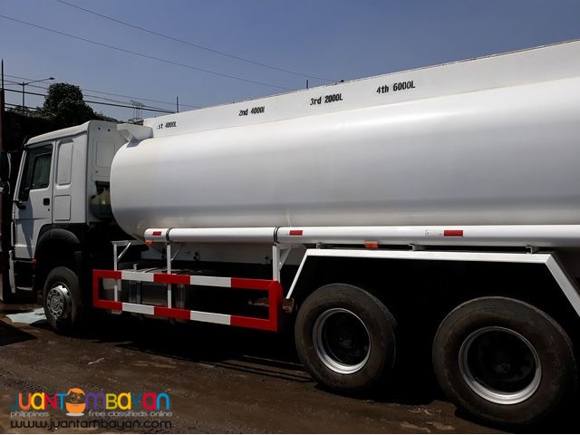 SINOTRUK EURO 4 HOWO FUEL TANKER TRUCK 20KL 380HP 10 WHEELER