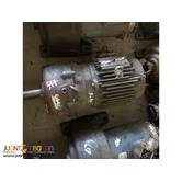 TOSHIBA 1.5KW(2HP) speed reduction motor