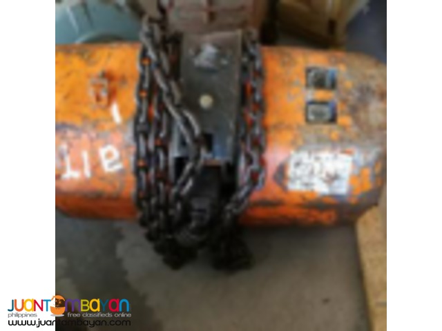 HITACHI 1T chain hoist