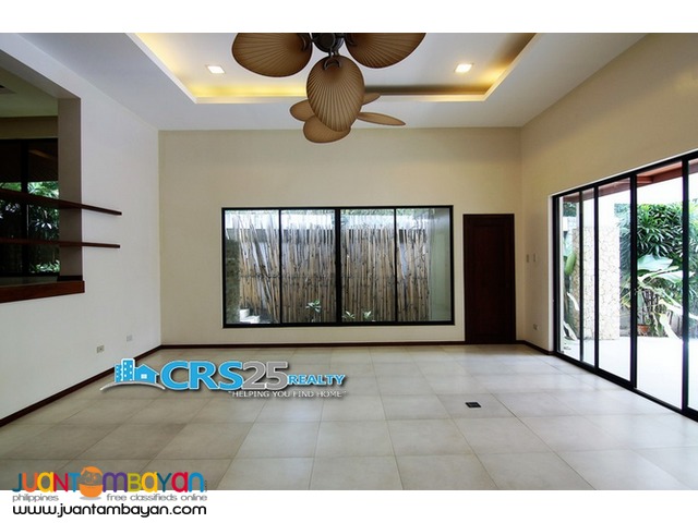 House with Swimming Pool in Mandaue Cebu