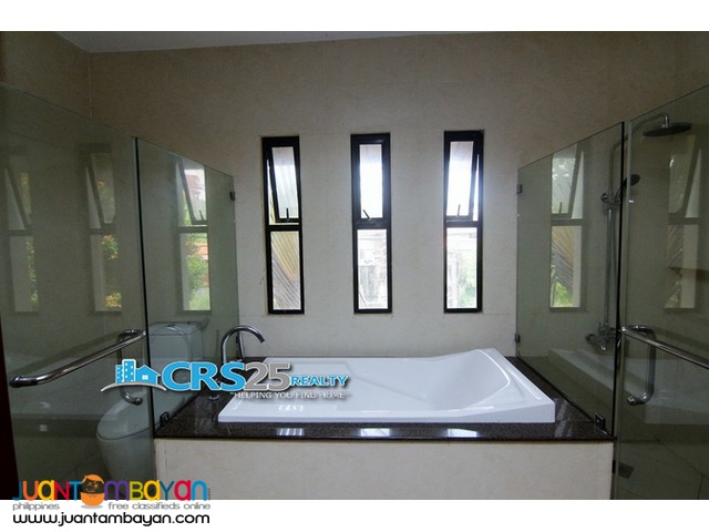 House with Swimming Pool in Mandaue Cebu