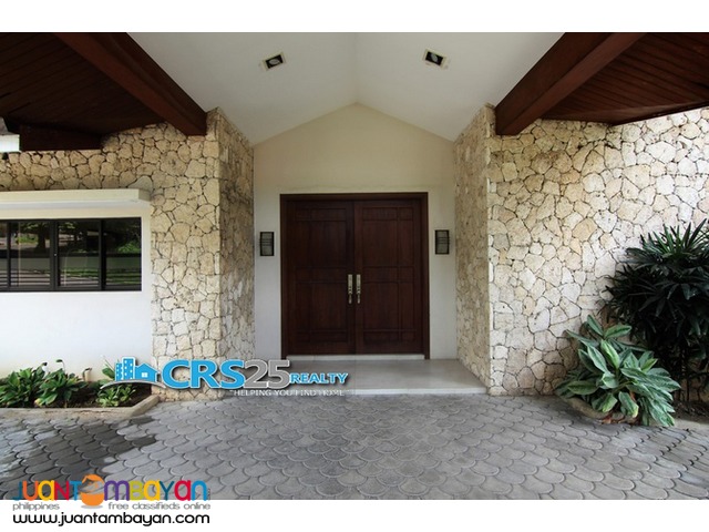 House with Swimming Pool in Mandaue Cebu