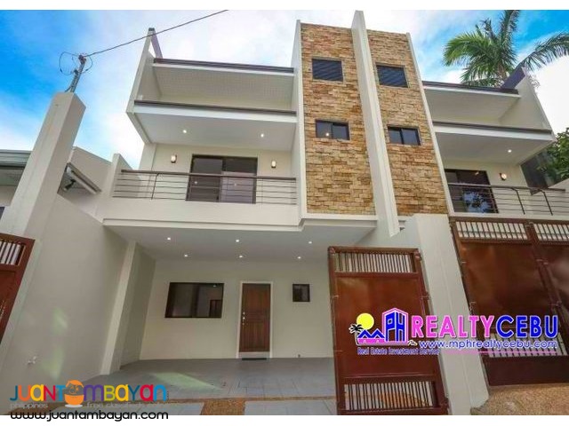 4BR Overlooking House at White Hills Banawa Guadalupe | RFO!