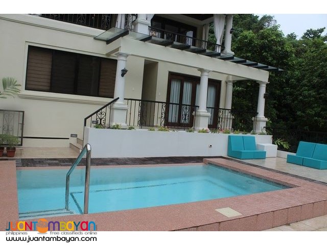 House with Swimingpool for Sale in Banilad Cebu.