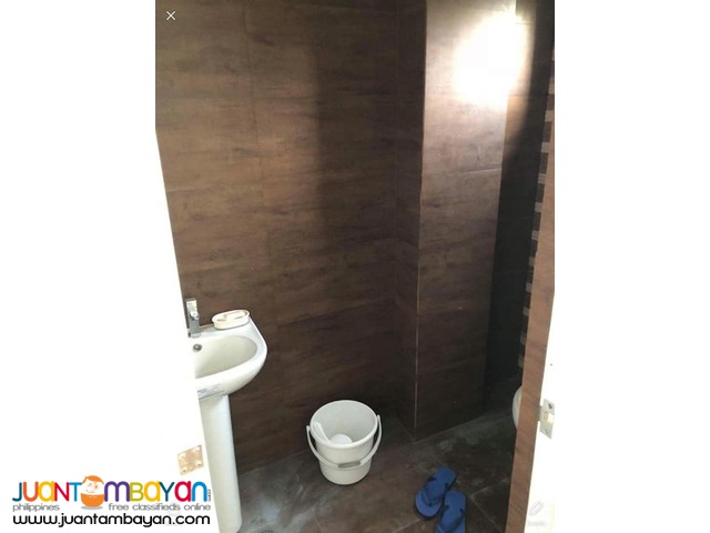 COMMERCIAL BUILDING WITH WATER REFILLING STATION EQUIPMENT 