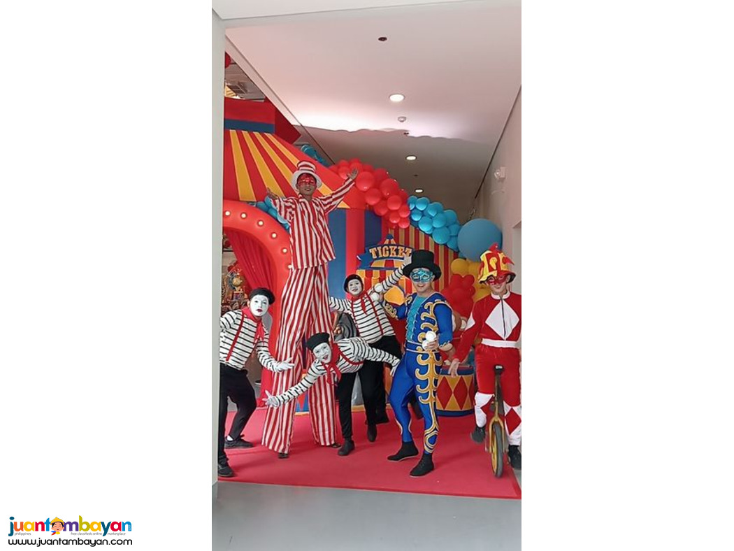 Dancing mimes, Juggler, unicycle, stilt walker, roaming performers