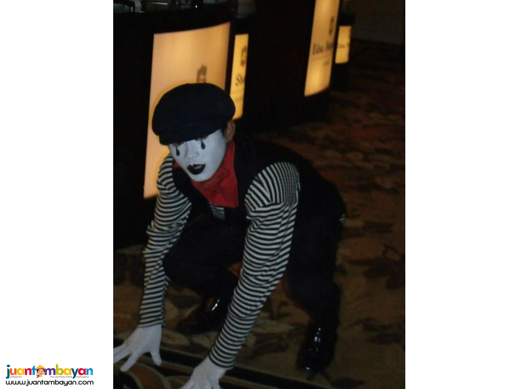 Dancing mimes, Juggler, unicycle, stilt walker, roaming performers