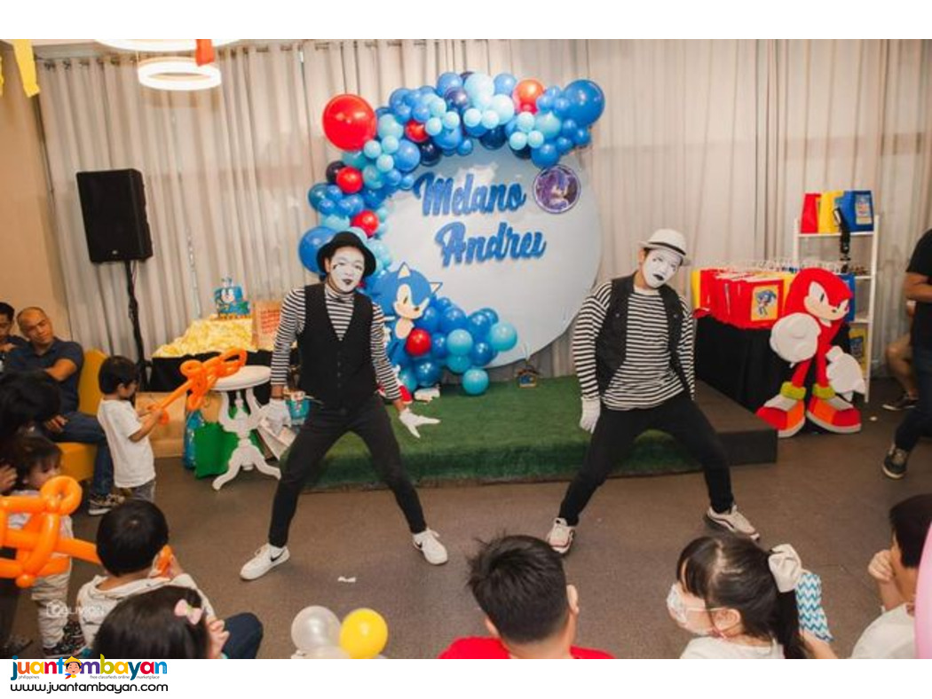 Dancing mimes, Juggler, unicycle, stilt walker, roaming performers