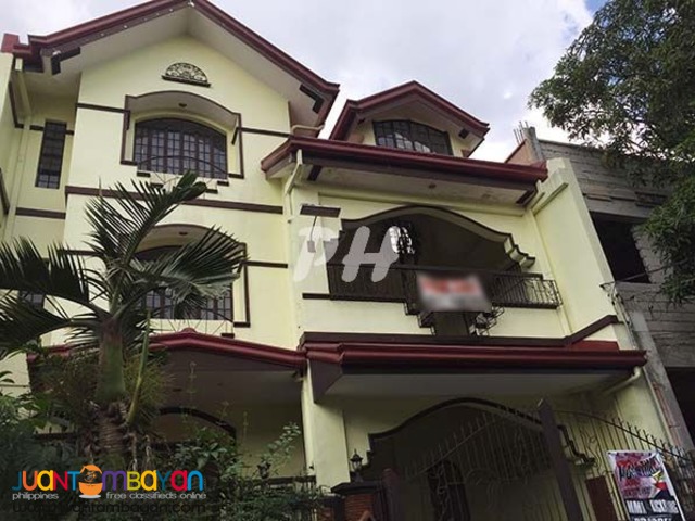 Comfy Townhouse in Tandang Sora Near Sauyo Quezon City PH1108 