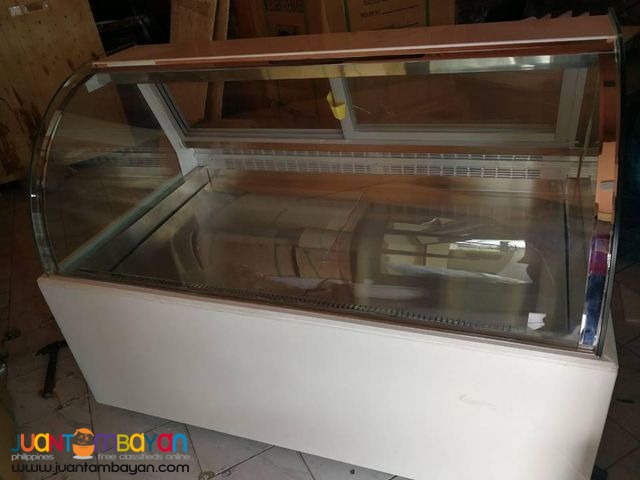 DISPLAY CHILLER (CURVED TYPE) 