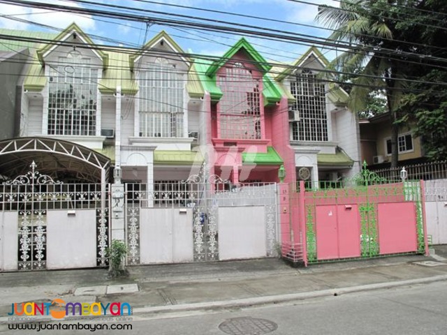 Modern House Near Kalayaan Ave Teachers Village Quezon City PH924