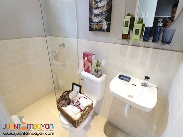 Spacious House and Lot in Sauyo, QC Metro Manila PH26