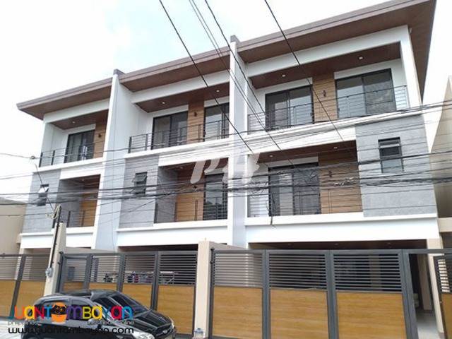 Elegant Townhouse In Visayas Avenue PH1100