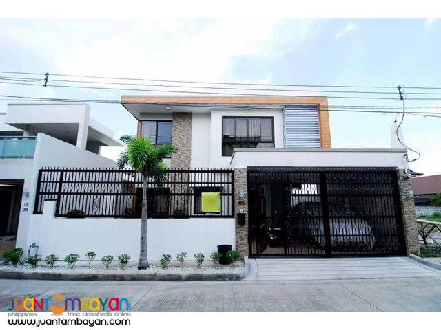 BEAUTIFUL HOME MODERN STYLE LOCATED IN EXCLUSIVE SUBDIVISION