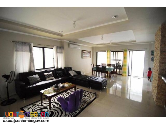 BEAUTIFUL HOME MODERN STYLE LOCATED IN EXCLUSIVE SUBDIVISION