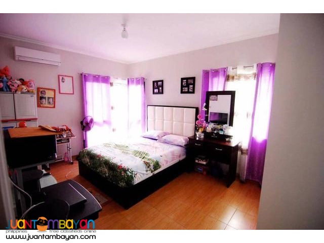 BEAUTIFUL HOME MODERN STYLE LOCATED IN EXCLUSIVE SUBDIVISION