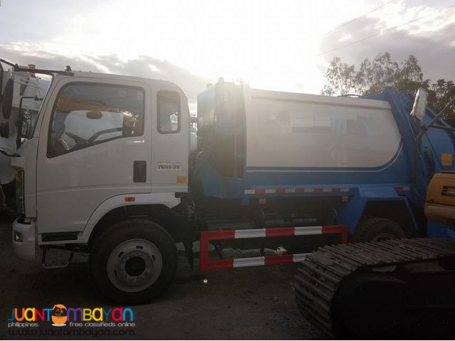 Selling Quality 6 Wheeler Garbage Compactor 8m³