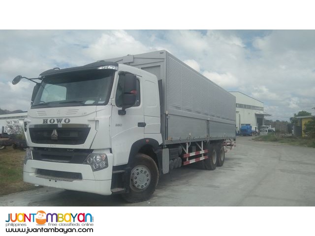 Sinotruk HowoA7 32 feet wing van