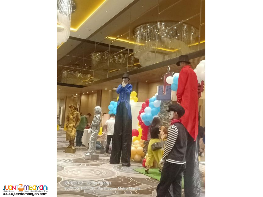 Stilt walker for school event