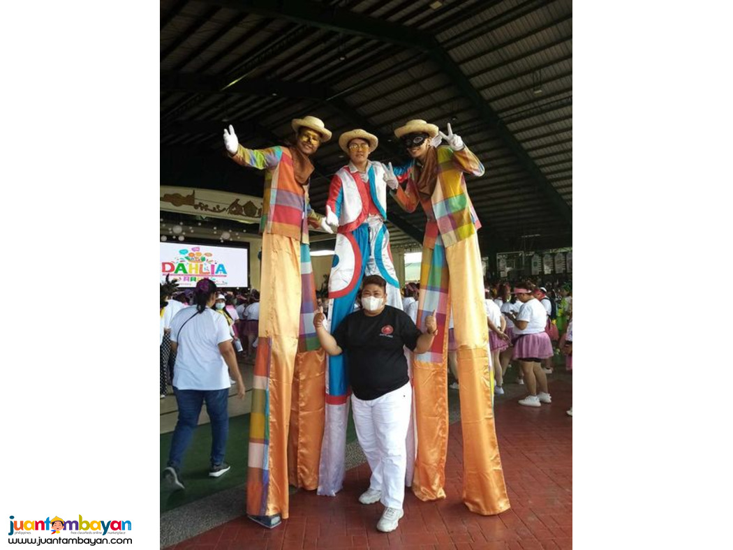 Stilts walkers