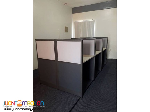 Brand New Modular Office Cubicle / Partitions with Tables