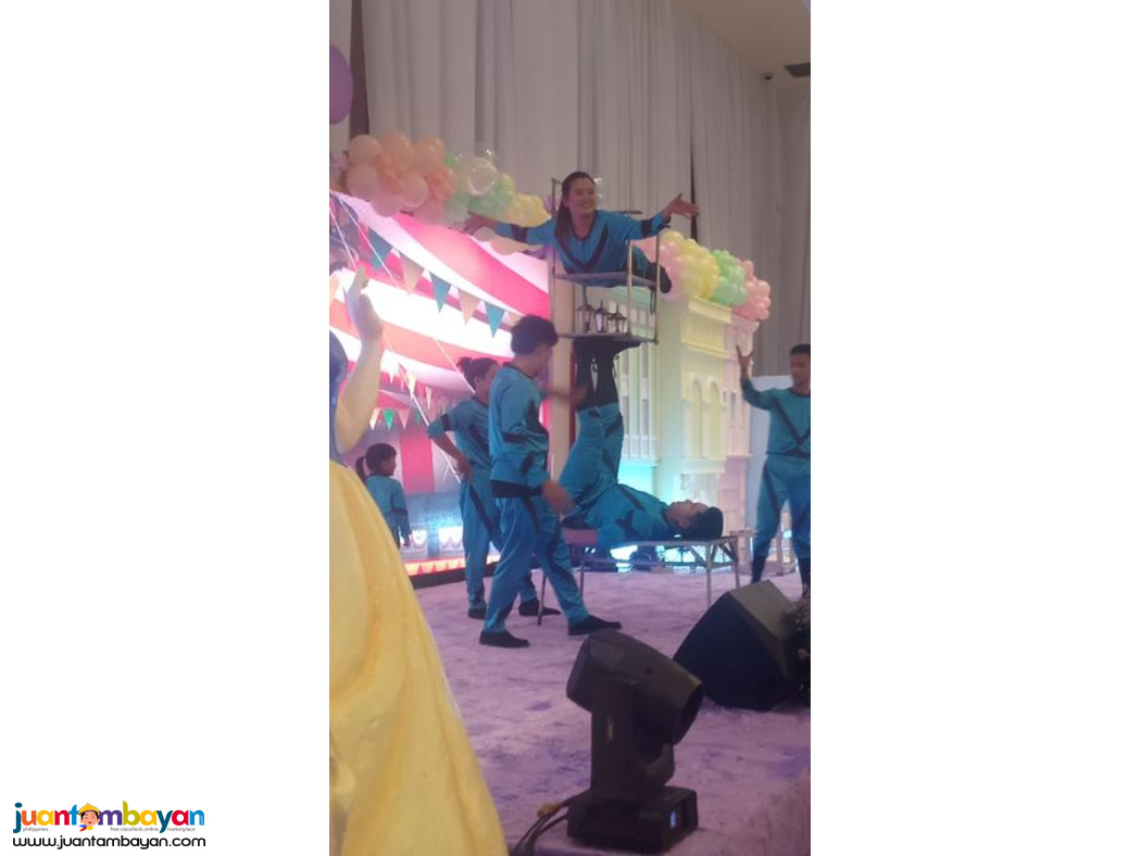 Acrobatics show with high wire walker for Events and party