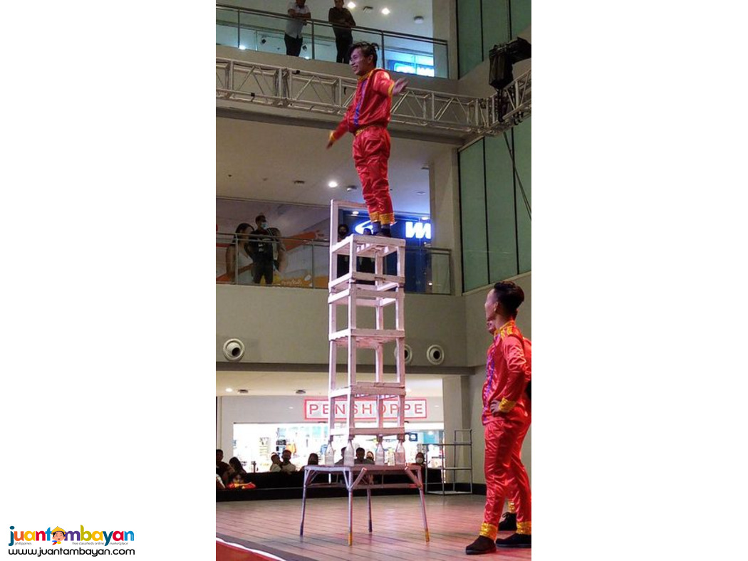 Acrobatics show with high wire walker for Events and party