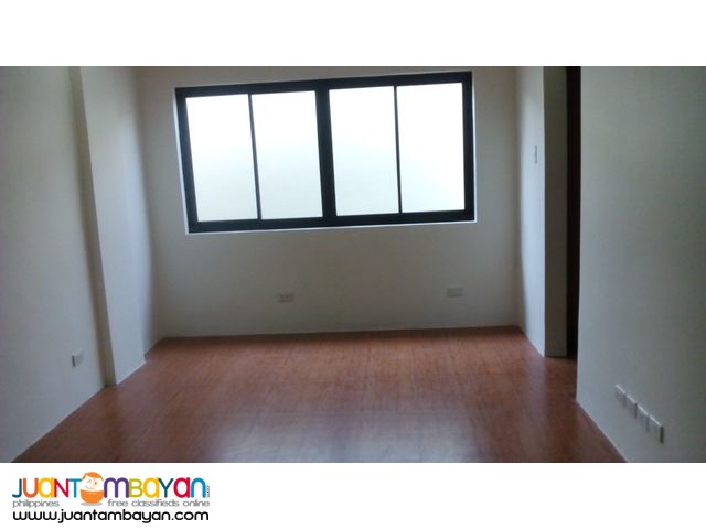 4 BR Townhouse For sale in Laloma QC