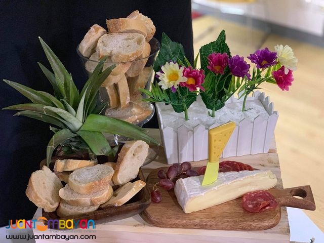 Grazing Table and Cheese fondue