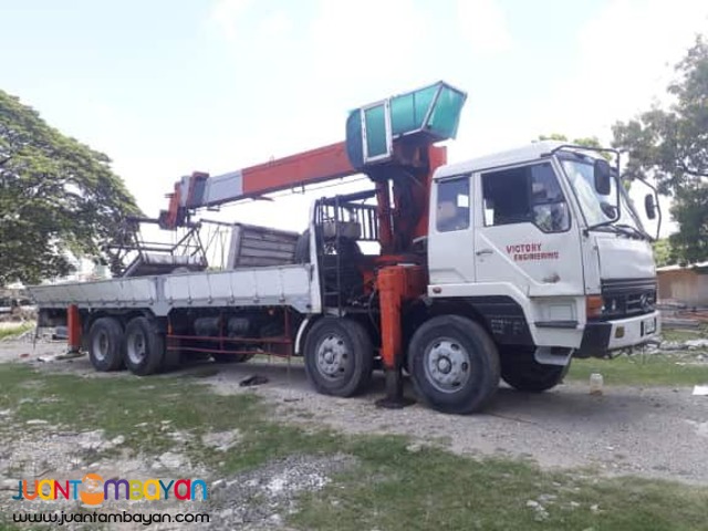 Hyundai Hydraulic crane 12 wheeler 10 tons capacity