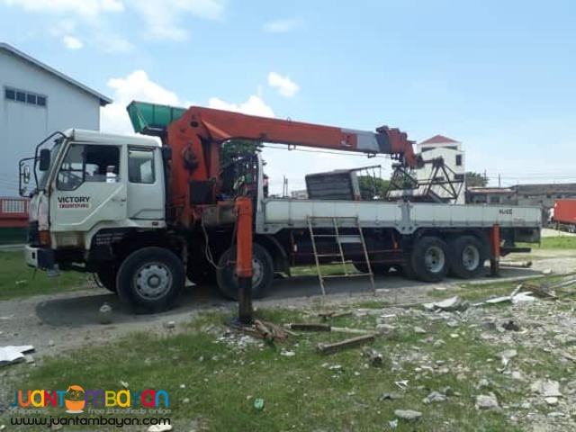 Hyundai Hydraulic crane 12 wheeler 10 tons capacity