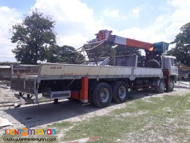 Hyundai Hydraulic crane 12 wheeler 10 tons capacity
