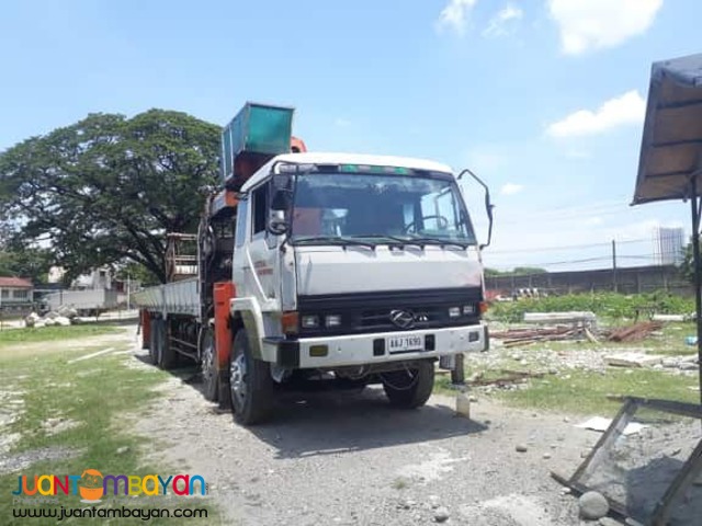 Hyundai Hydraulic crane 12 wheeler 10 tons capacity