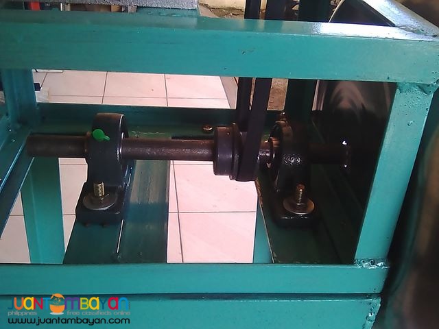 COCONUT GRATER Kayuran ng Niyog Kudkuran ng Niyog