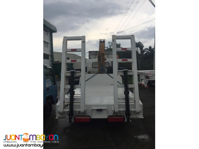 Self-loading 14ft 6wheeler cab and chassis 2tons boom.