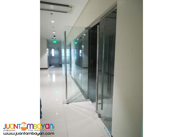 GLASS OFFICE PARTITION