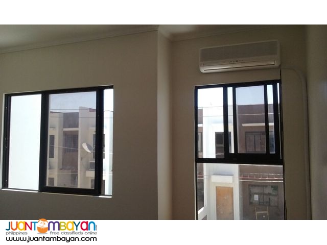 Semi Furnished Townhouse 1 Ride to newtown and parkmall 